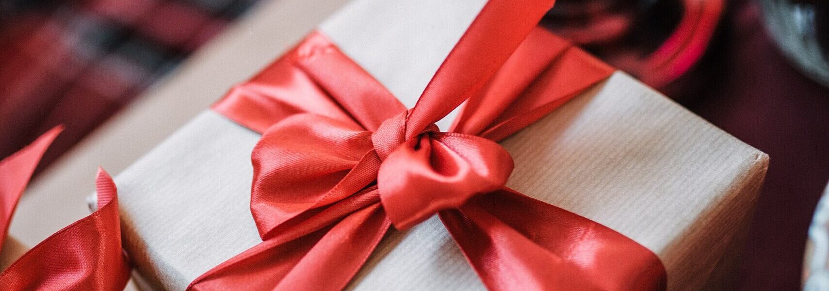 gift boxes red ribbon