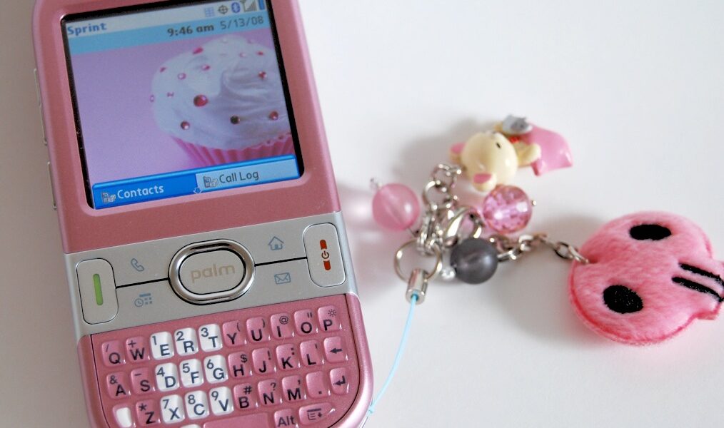 smartphone touchscreen finger